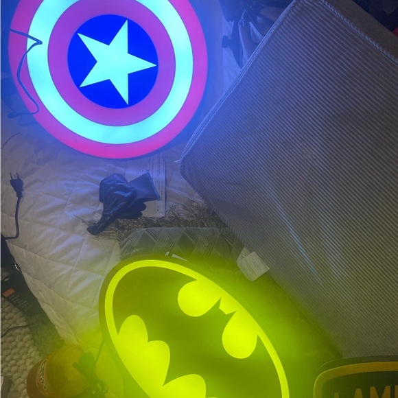 Neon lights - Picture 3 of 6